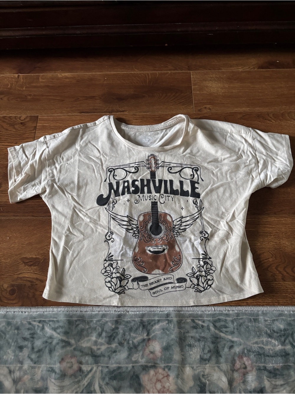 Kids Nashville Music City Graphic tee in size M